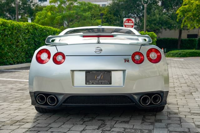 Used 2010 Nissan GT-R Premium AWD/4WD image 25