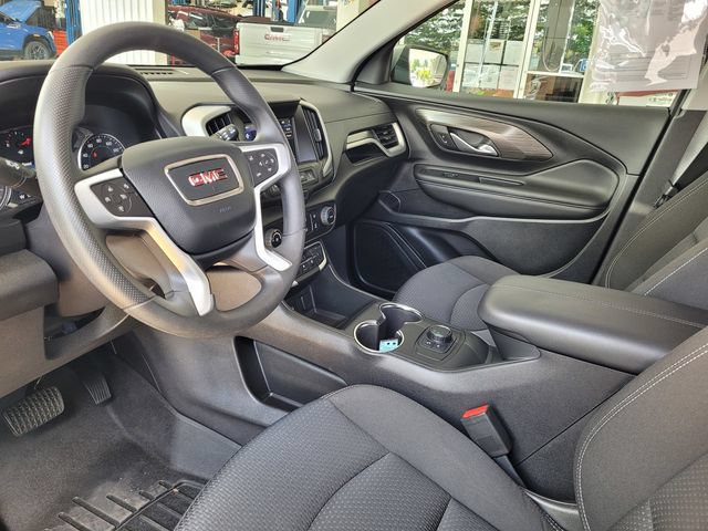 Used 2024 GMC Terrain SLE FWD image 10