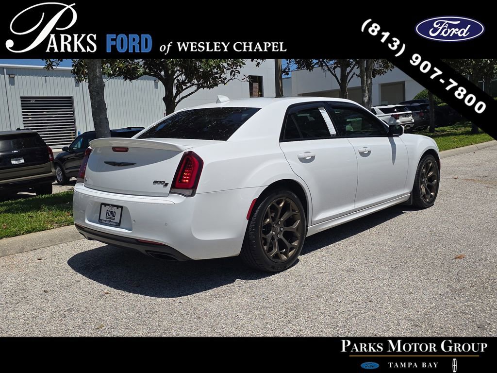 Used 2017 Chrysler 300 S w/ 300S Premium Group image 4