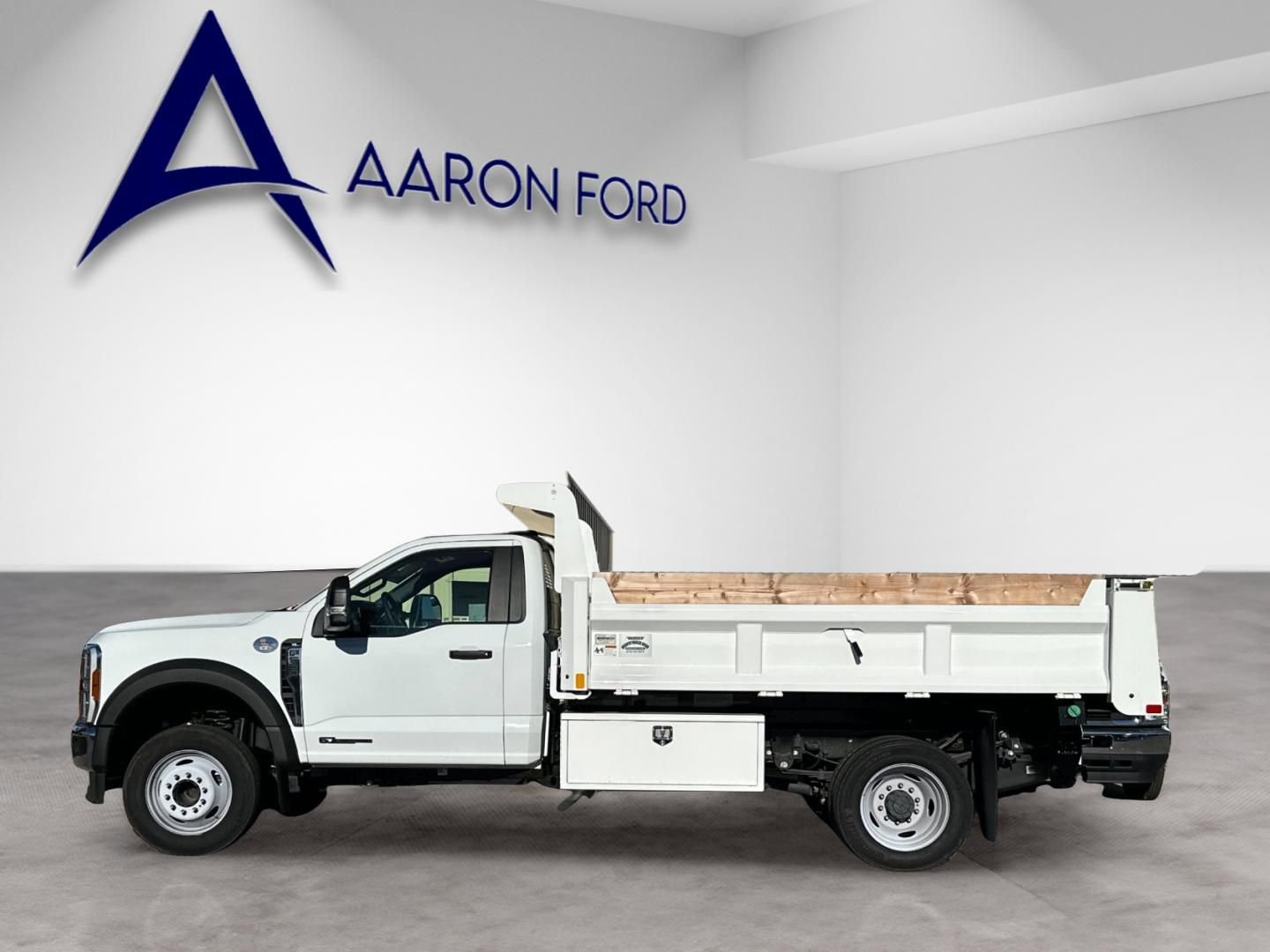 Used 2024 Ford F550 2WD Regular Cab Super Duty w/ XL Chrome Package image 3