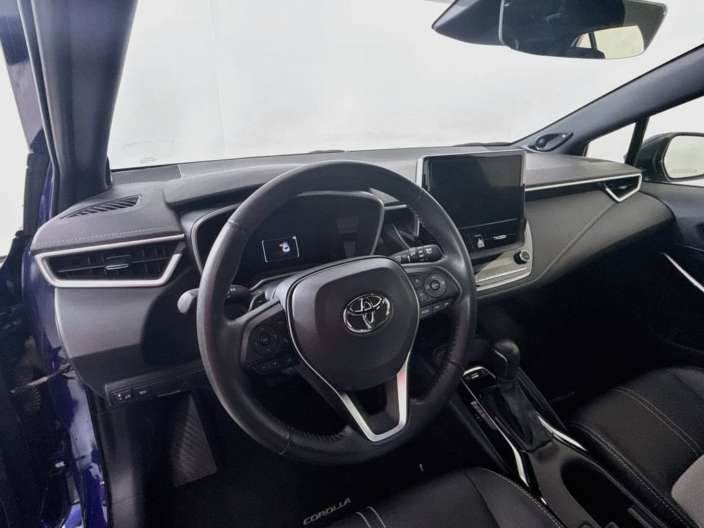 Used 2025 Toyota Corolla XSE FWD image 9