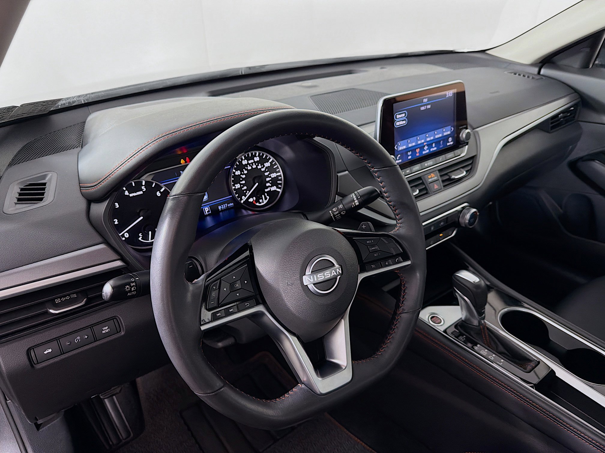 Used 2024 Nissan Altima 2.5 SR image 10