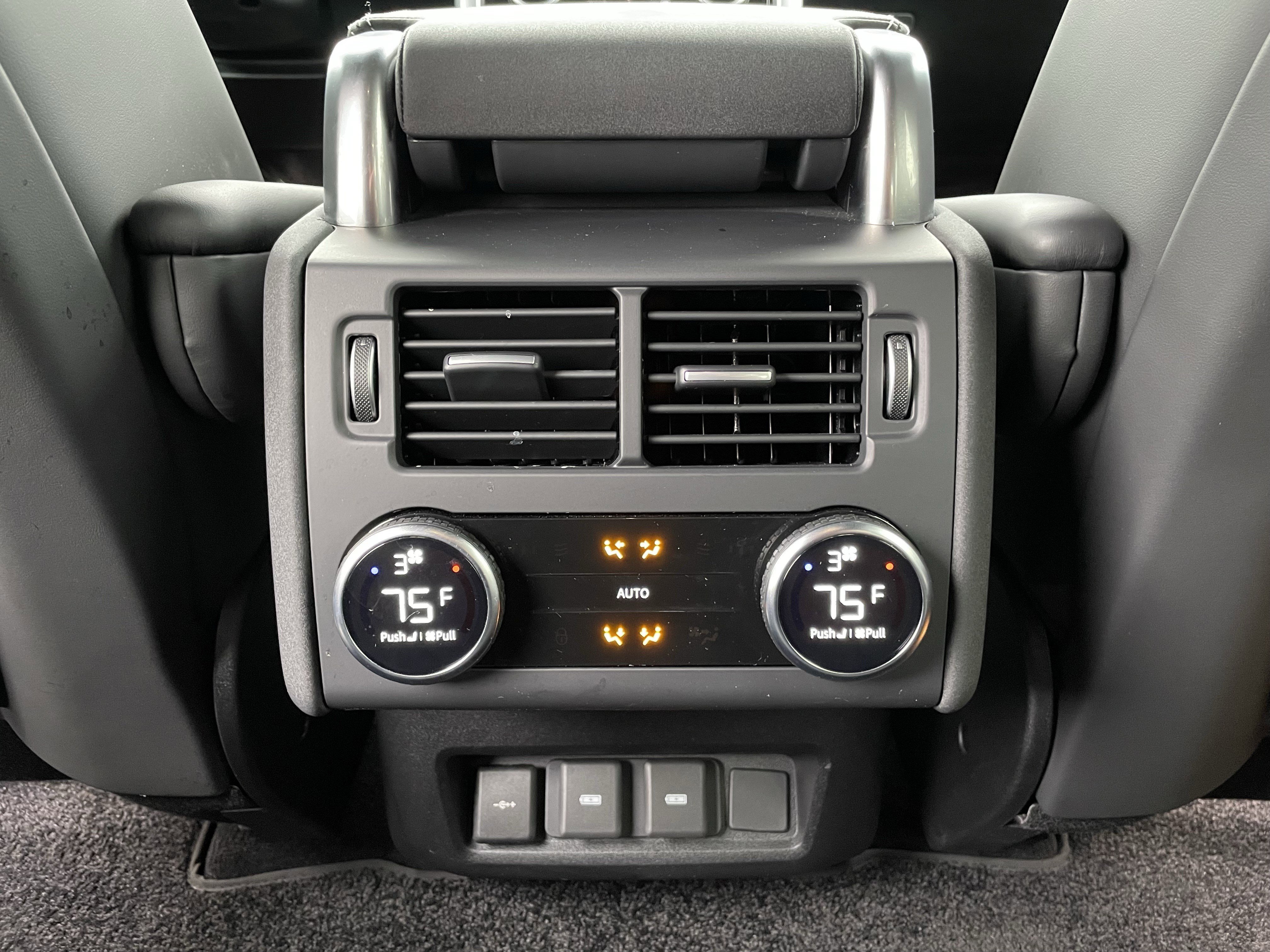 Certified 2024 Land Rover Discovery Dynamic SE image 26