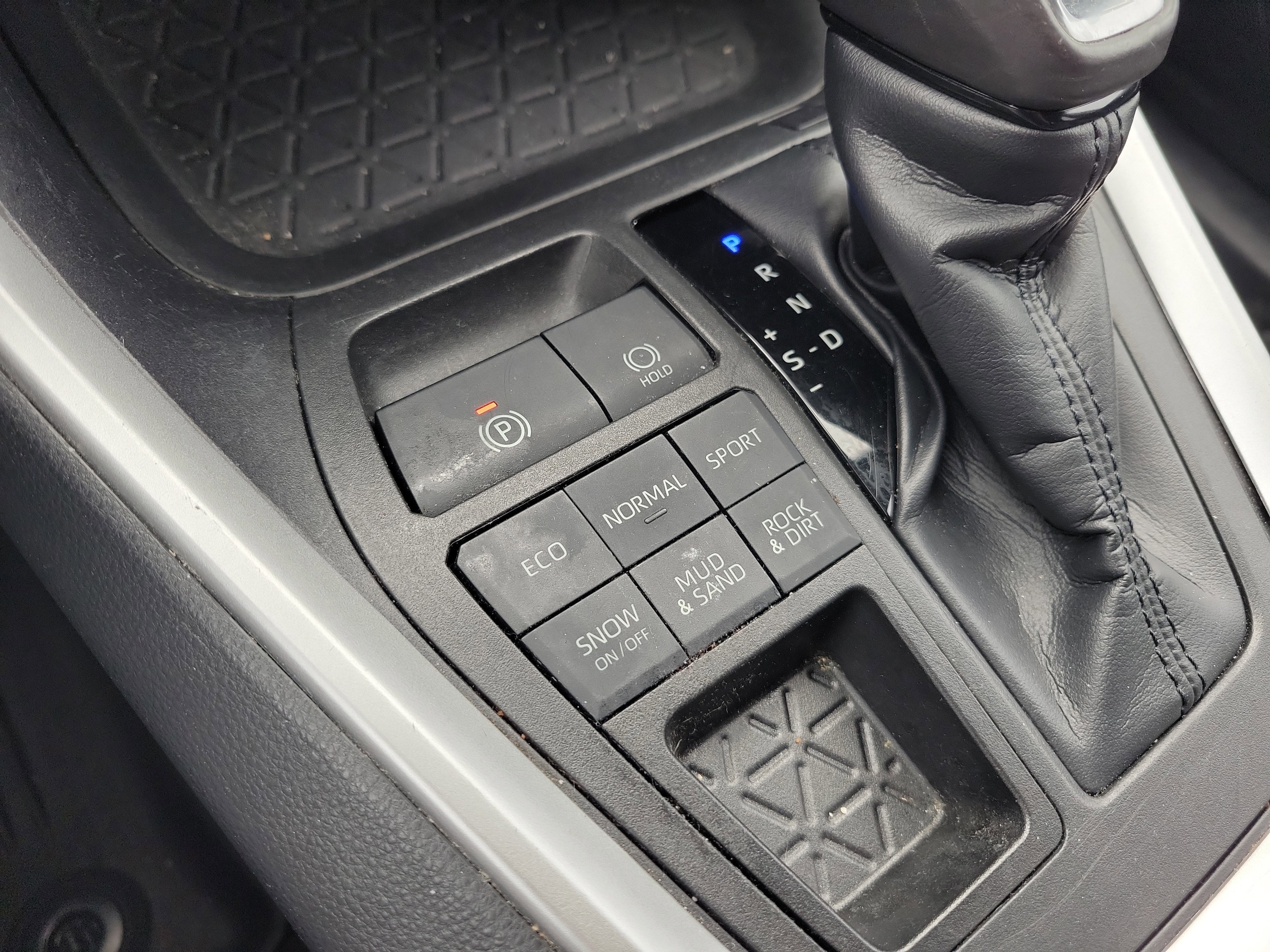 Used 2019 Toyota RAV4 XLE Premium image 38