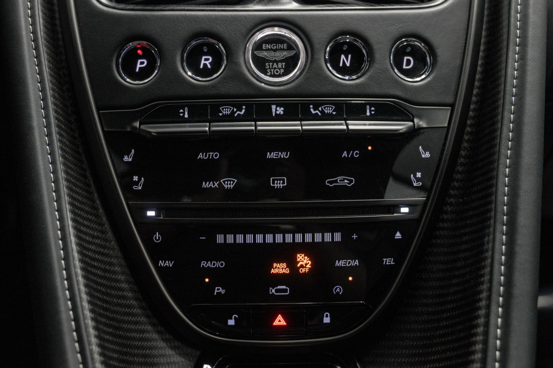 Used 2019 Aston Martin DBS Superleggera RWD image 29