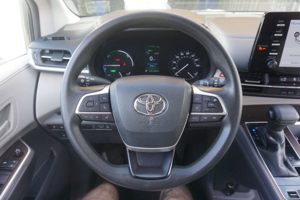 Certified 2021 Toyota Sienna LE FWD image 3
