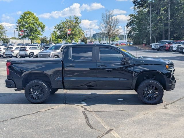 Used 2025 Chevrolet Silverado 1500 LT Trail Boss w/ Dark Appearance Package AWD/4WD image 8