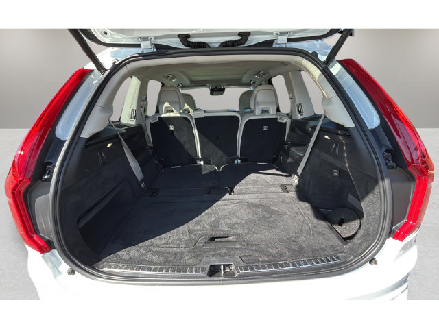 Used 2017 Volvo XC90 T6 Momentum w/ Vision Package AWD/4WD image 32
