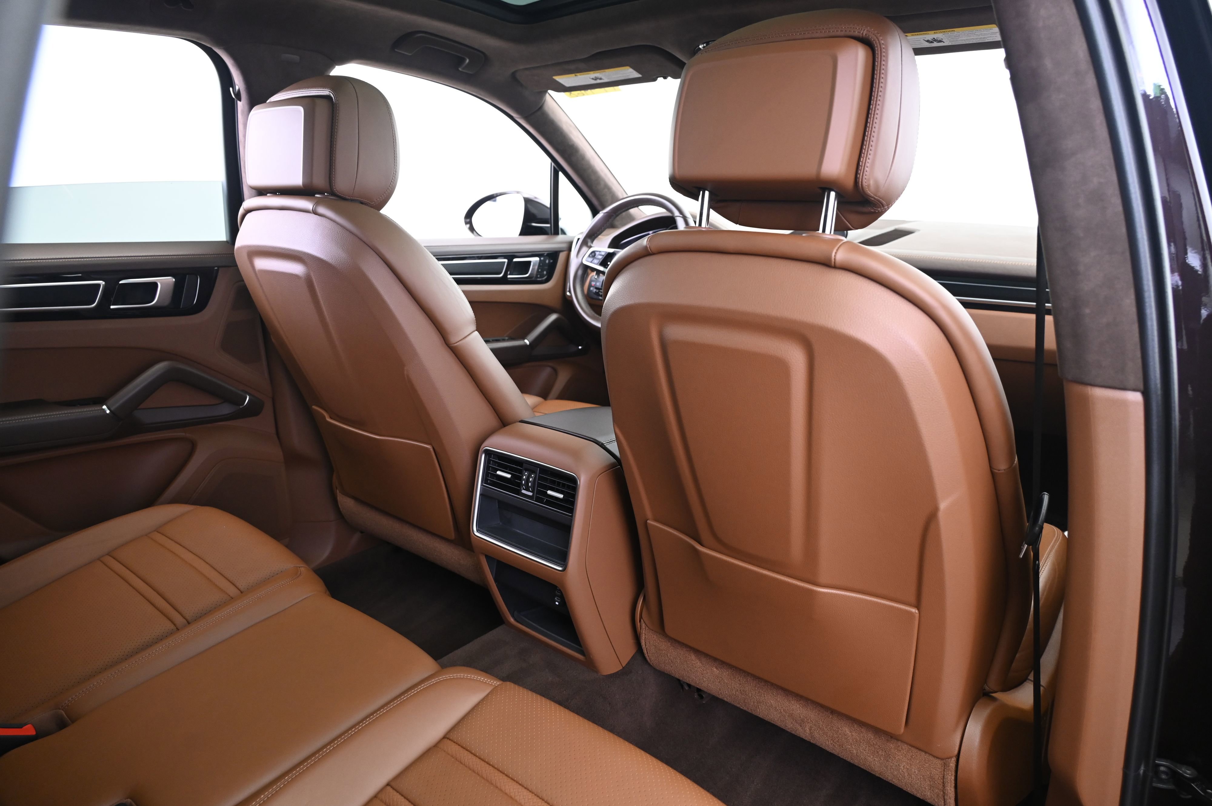 Used 2022 Porsche Cayenne GTS image 17