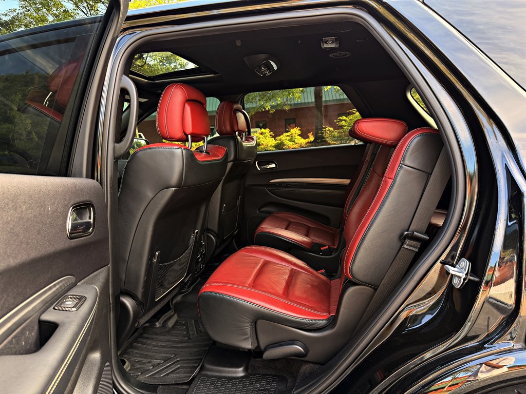 Used 2018 Dodge Durango SRT w/ Technology Group AWD/4WD image 10