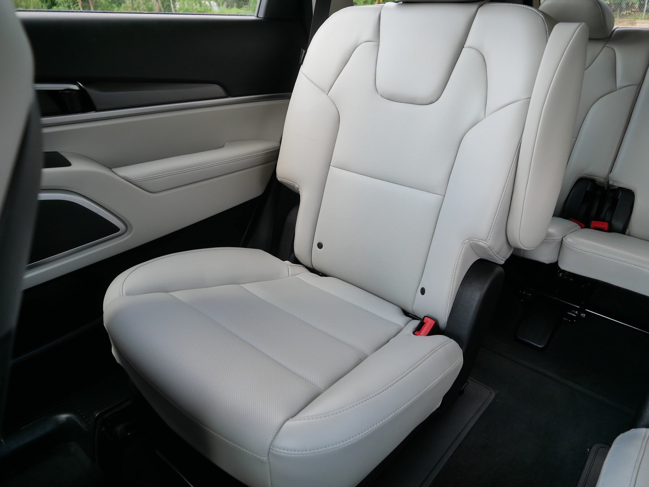 Certified 2024 Kia Telluride S w/ S Sunroof Package AWD/4WD image 11