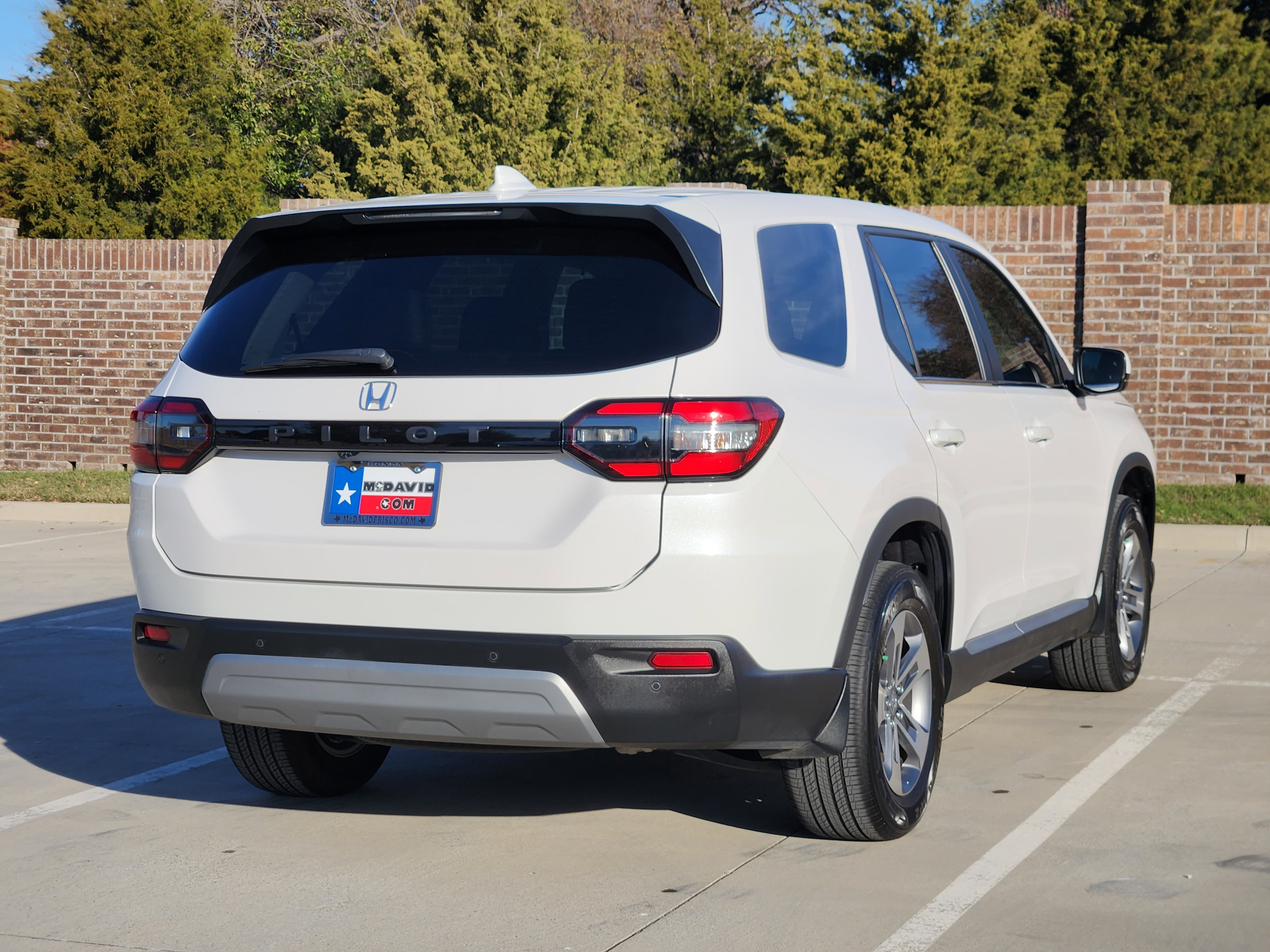 Used 2023 Honda Pilot EX-L image 6