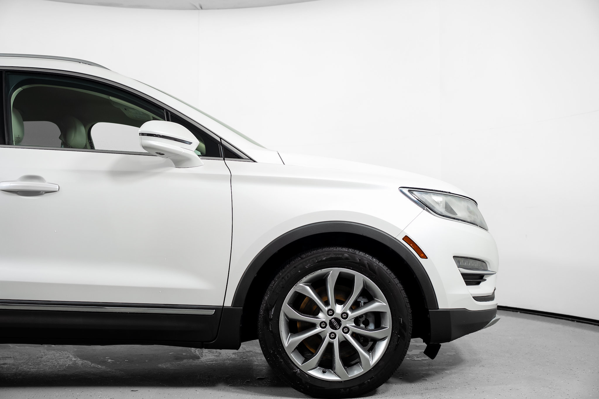 Used 2015 Lincoln MKC FWD w/ Equipment Group 101A Select image 4