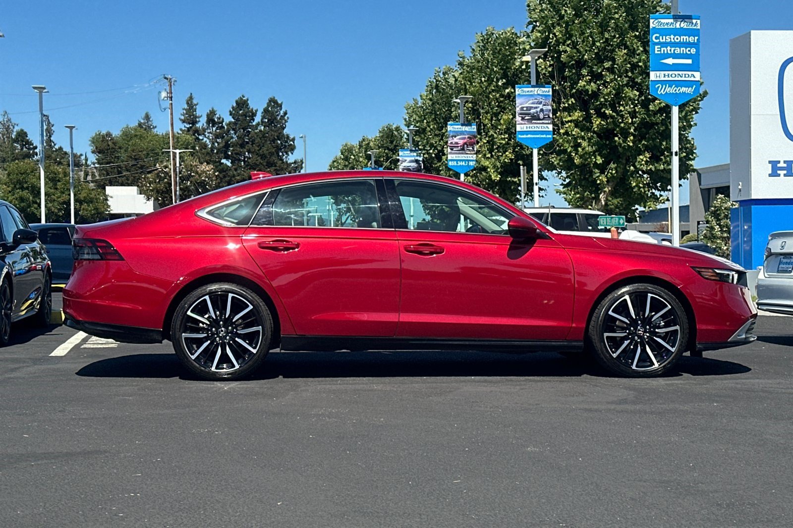 Used 2025 Honda Accord Touring image 8