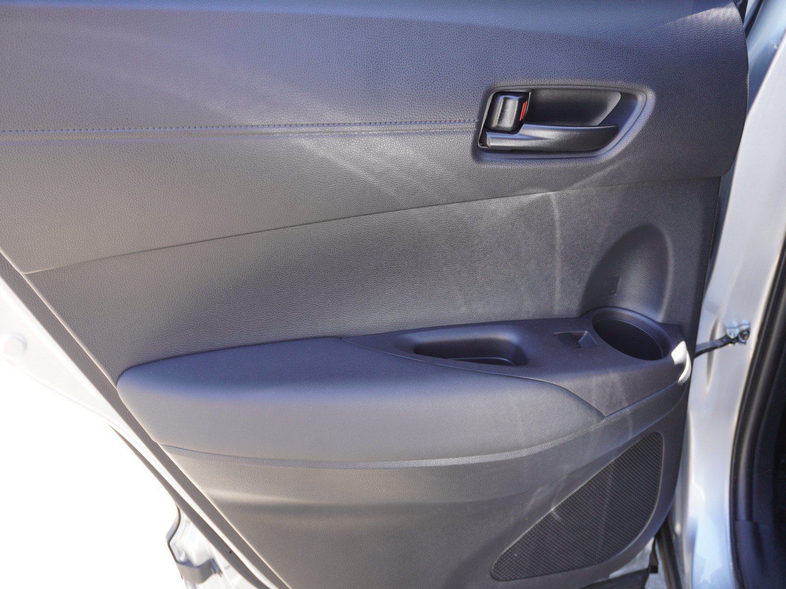 Used 2024 Toyota Corolla Cross AWD Hybrid w/ Moonroof Package image 13