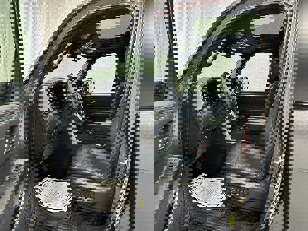 Used 2025 Toyota Tundra Platinum image 15