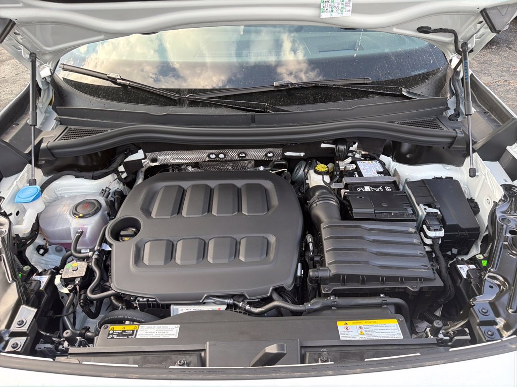 Used 2026 Volkswagen Tiguan SE R-Line AWD/4WD image 23