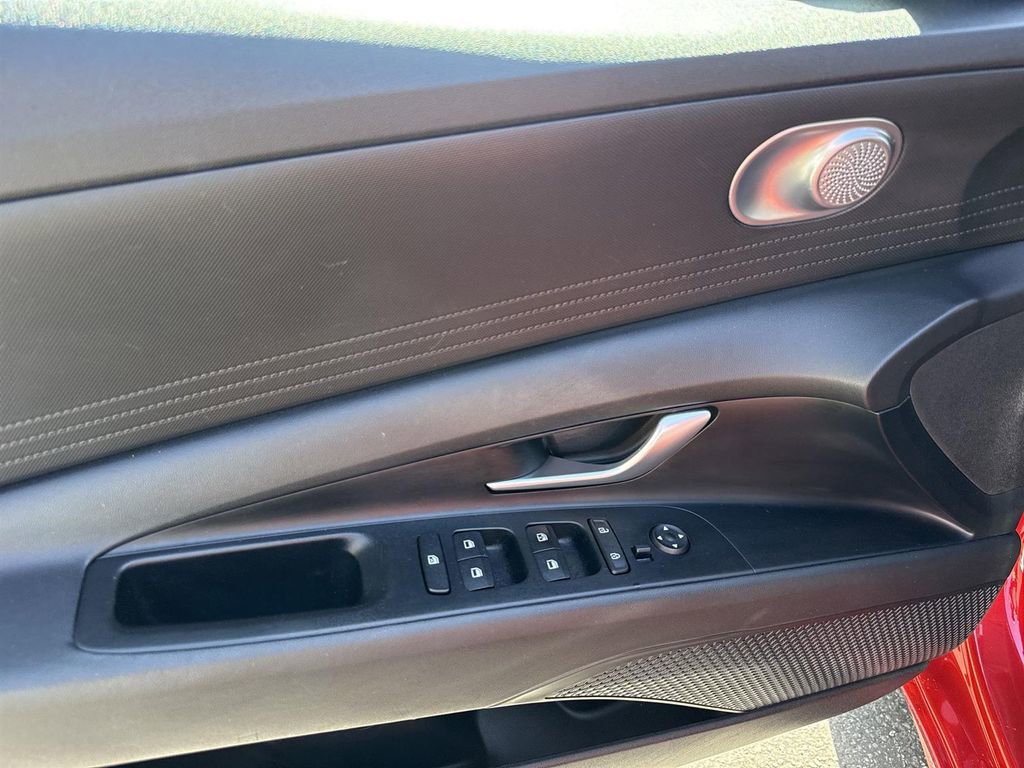 Used 2022 Hyundai Elantra SEL image 18