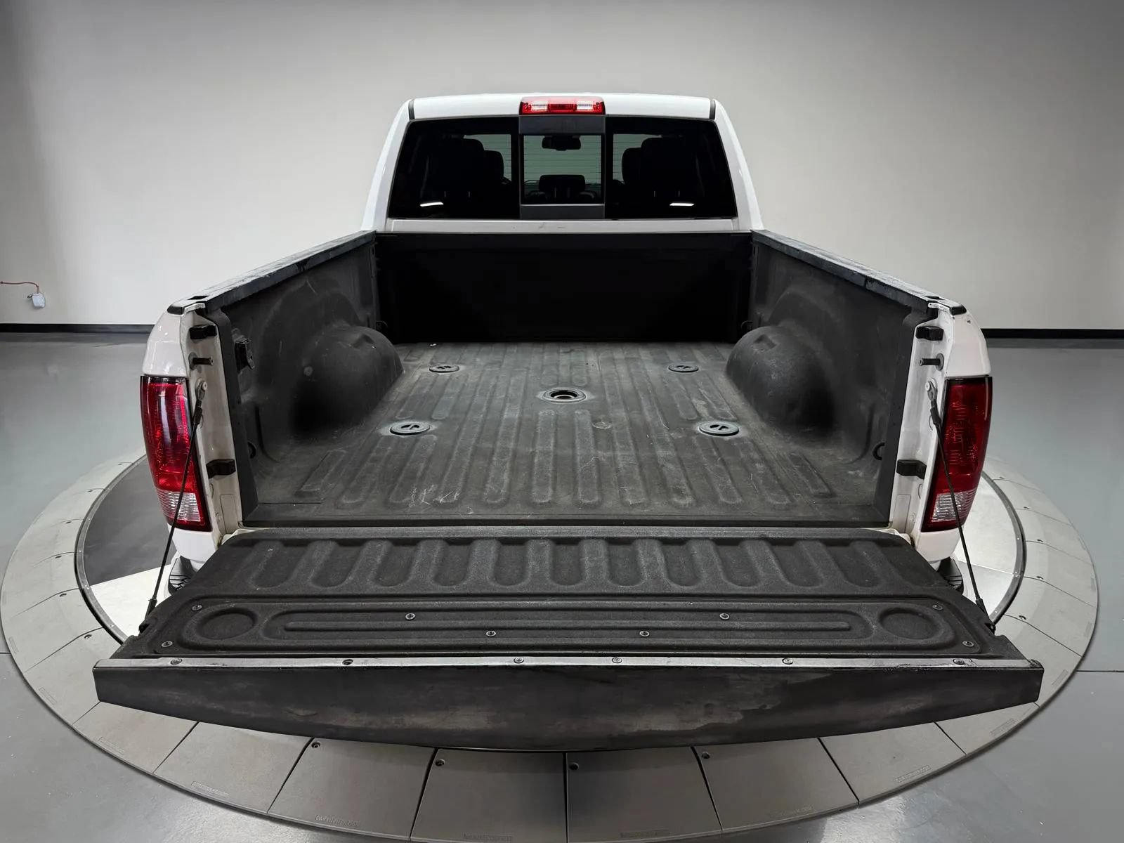 Used 2018 RAM 2500 Big Horn w/ Sport Appearance Group AWD/4WD image 14