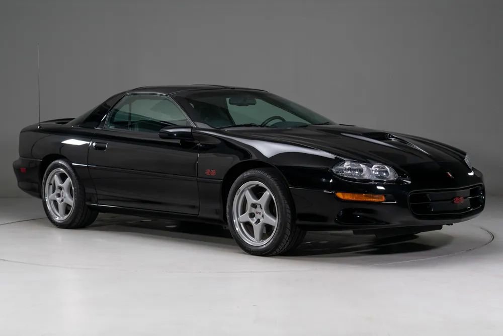 Used 1998 Chevrolet Camaro Z28 w/ SS Performance/Appearance Pkg image 6
