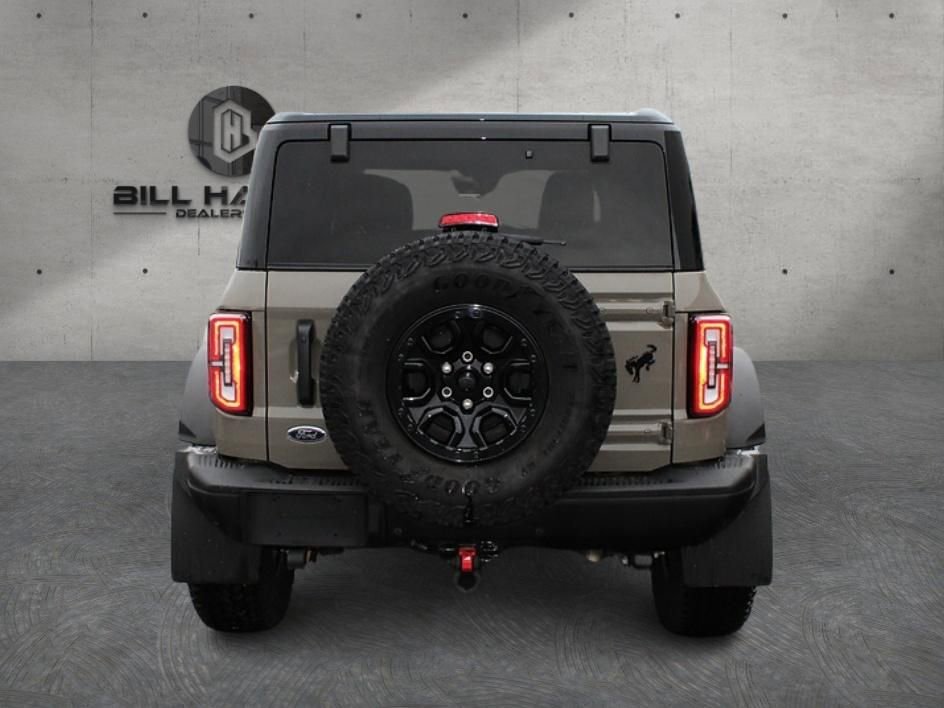 Used 2025 Ford Bronco Badlands image 7