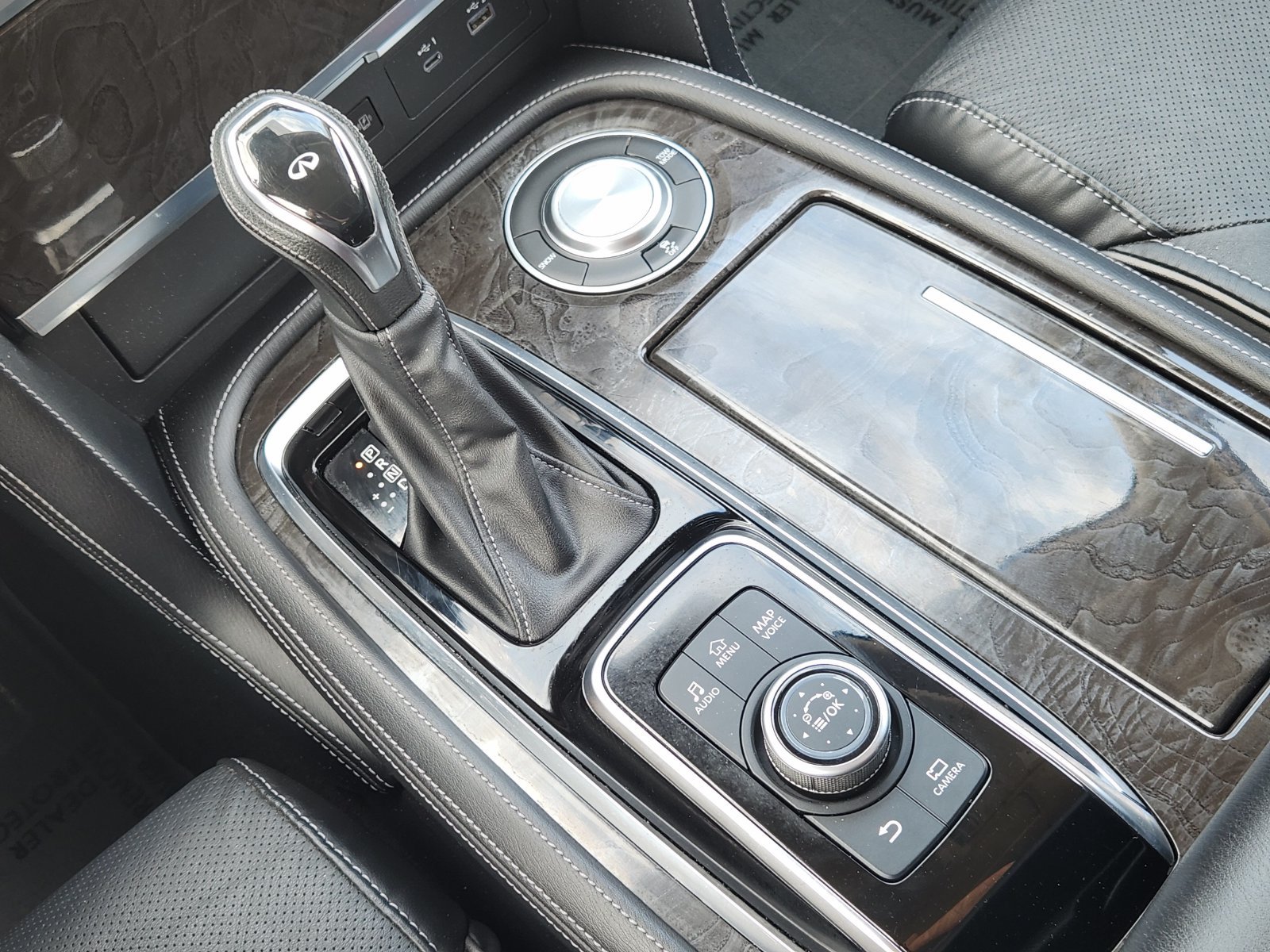Used 2024 INFINITI QX80 Luxe RWD image 23