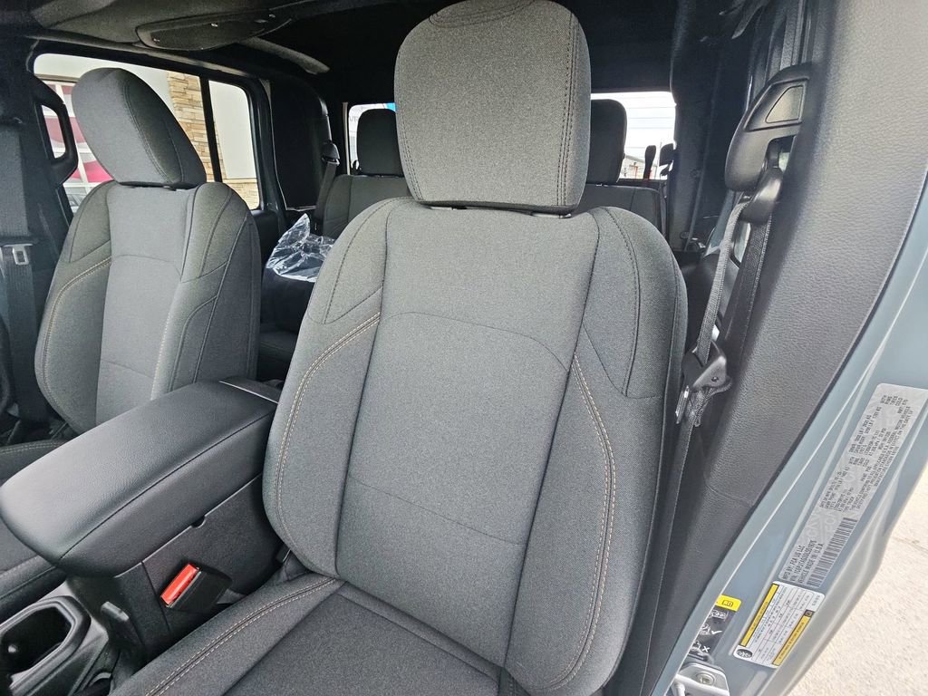 New 2025 Jeep Gladiator Willys image 32