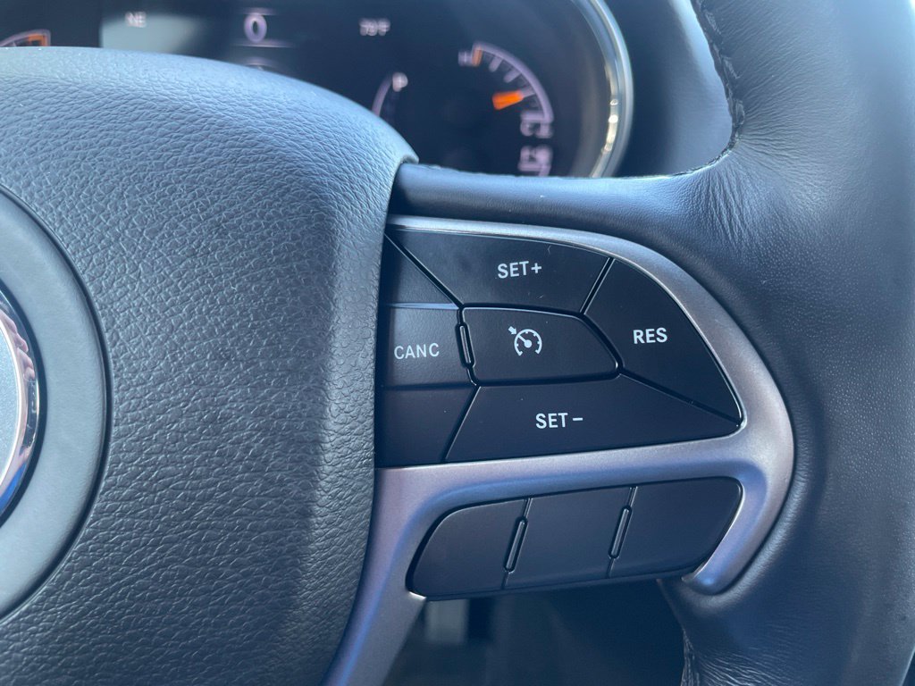 Used 2022 Jeep Grand Cherokee Laredo X AWD/4WD image 25