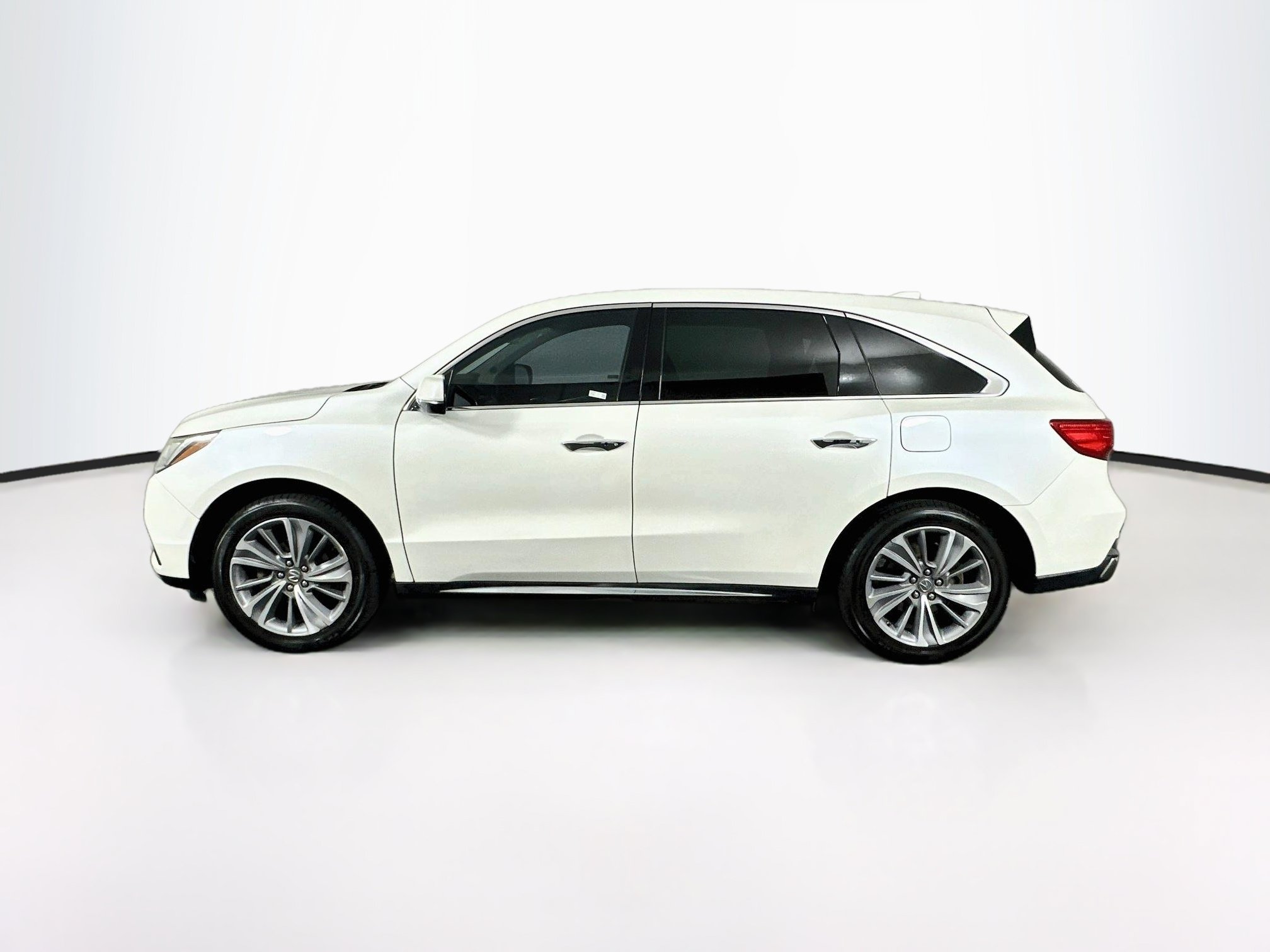 Used 2018 Acura MDX w/ Technology Package FWD image 4