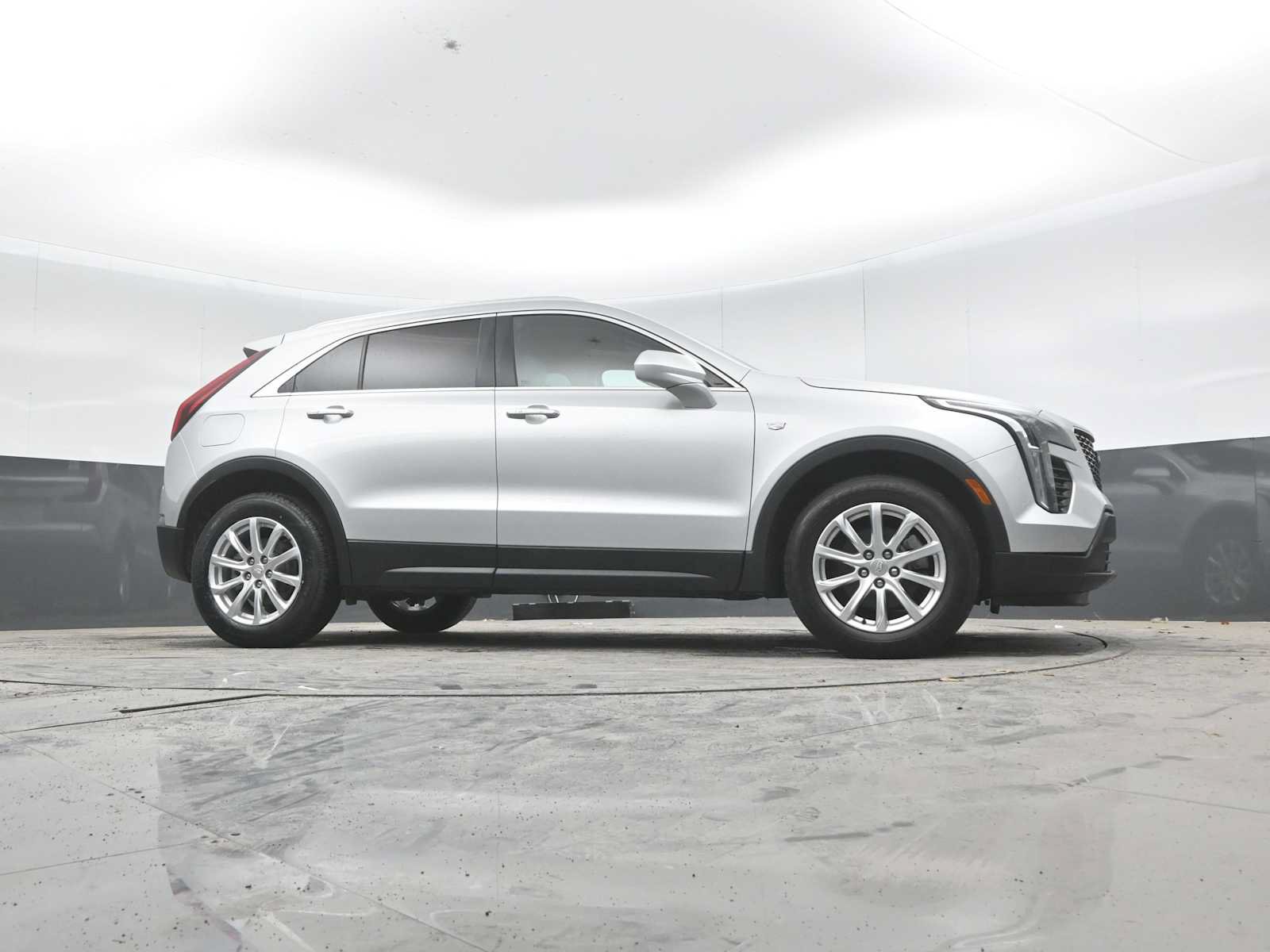 Used 2019 Cadillac XT4 Luxury w/ Cold Weather Package AWD/4WD image 43