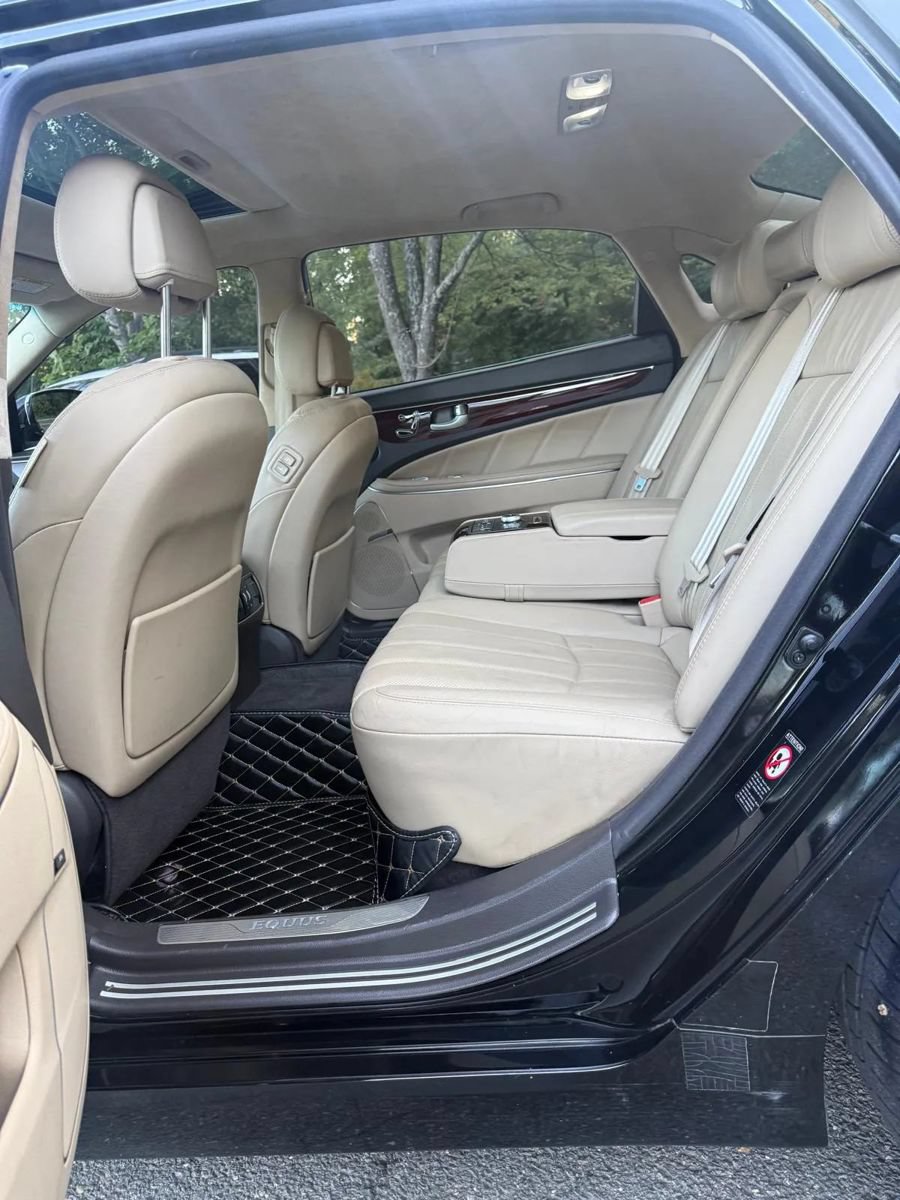 Used 2012 Hyundai Equus Signature RWD image 21