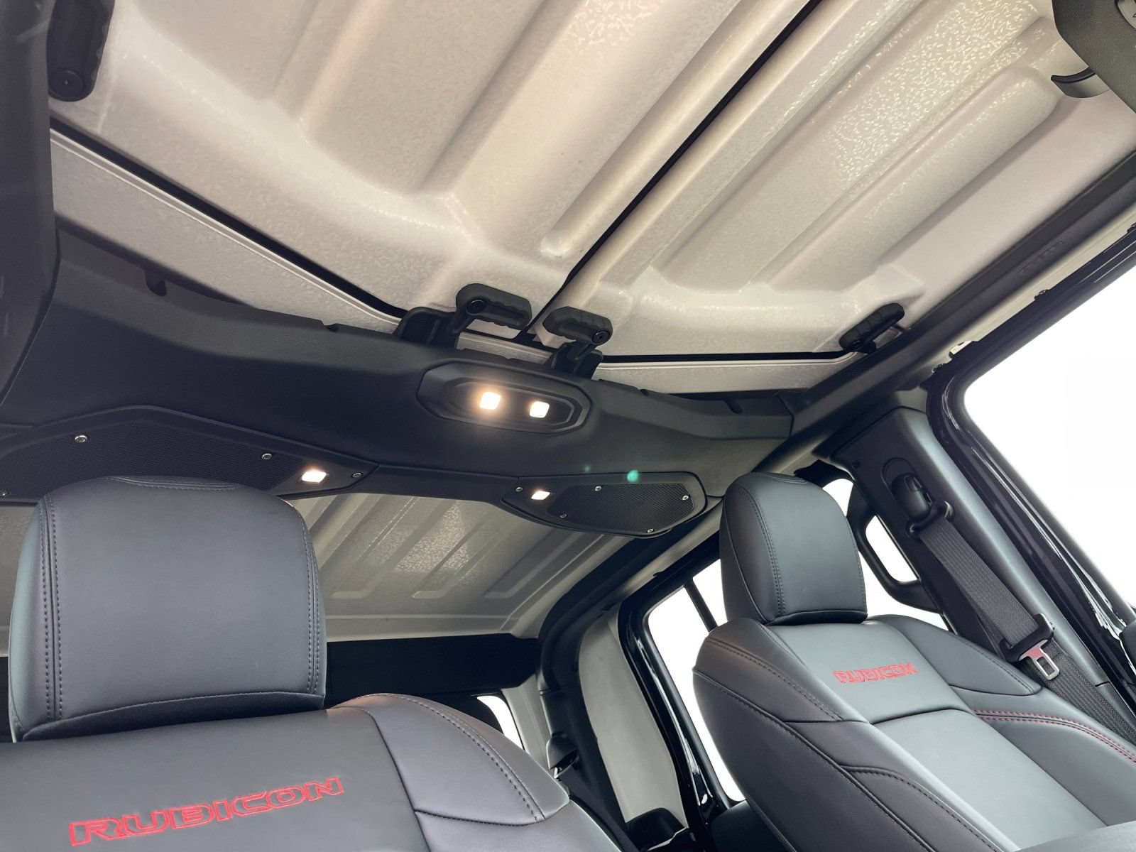 New 2026 Jeep Gladiator Rubicon w/ Steel Power Dome Hood Package AWD/4WD image 17