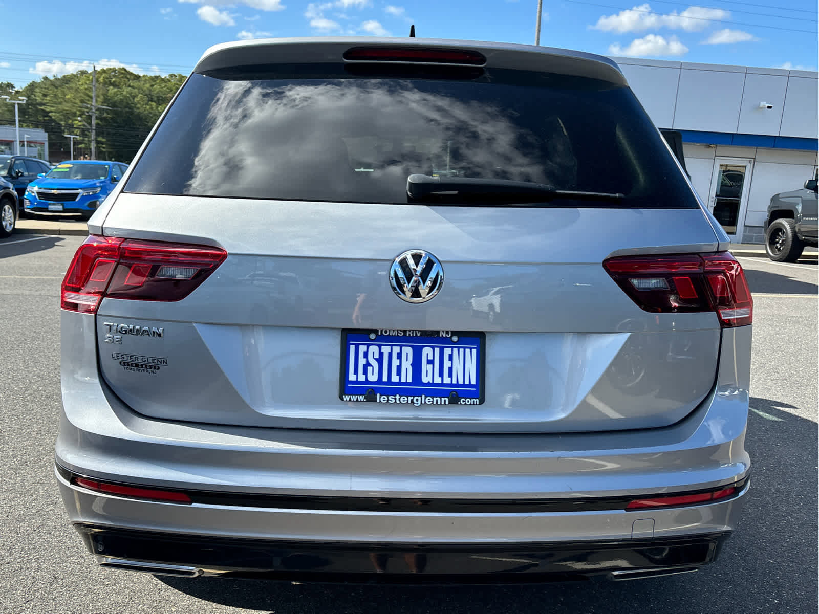 Used 2021 Volkswagen Tiguan SE R-Line image 32