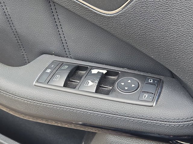 Used 2012 Mercedes-Benz E 350 4MATIC Sedan image 17