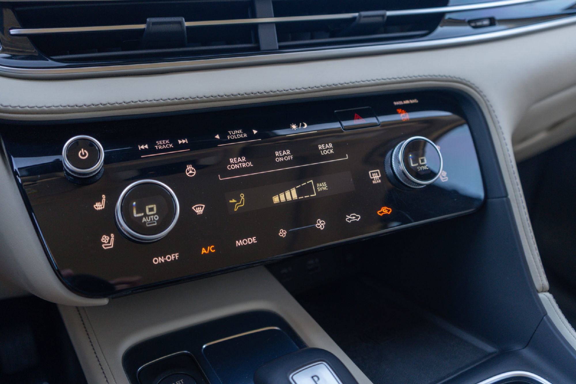 Certified 2023 INFINITI QX60 Luxe w/ Vision Package image 16