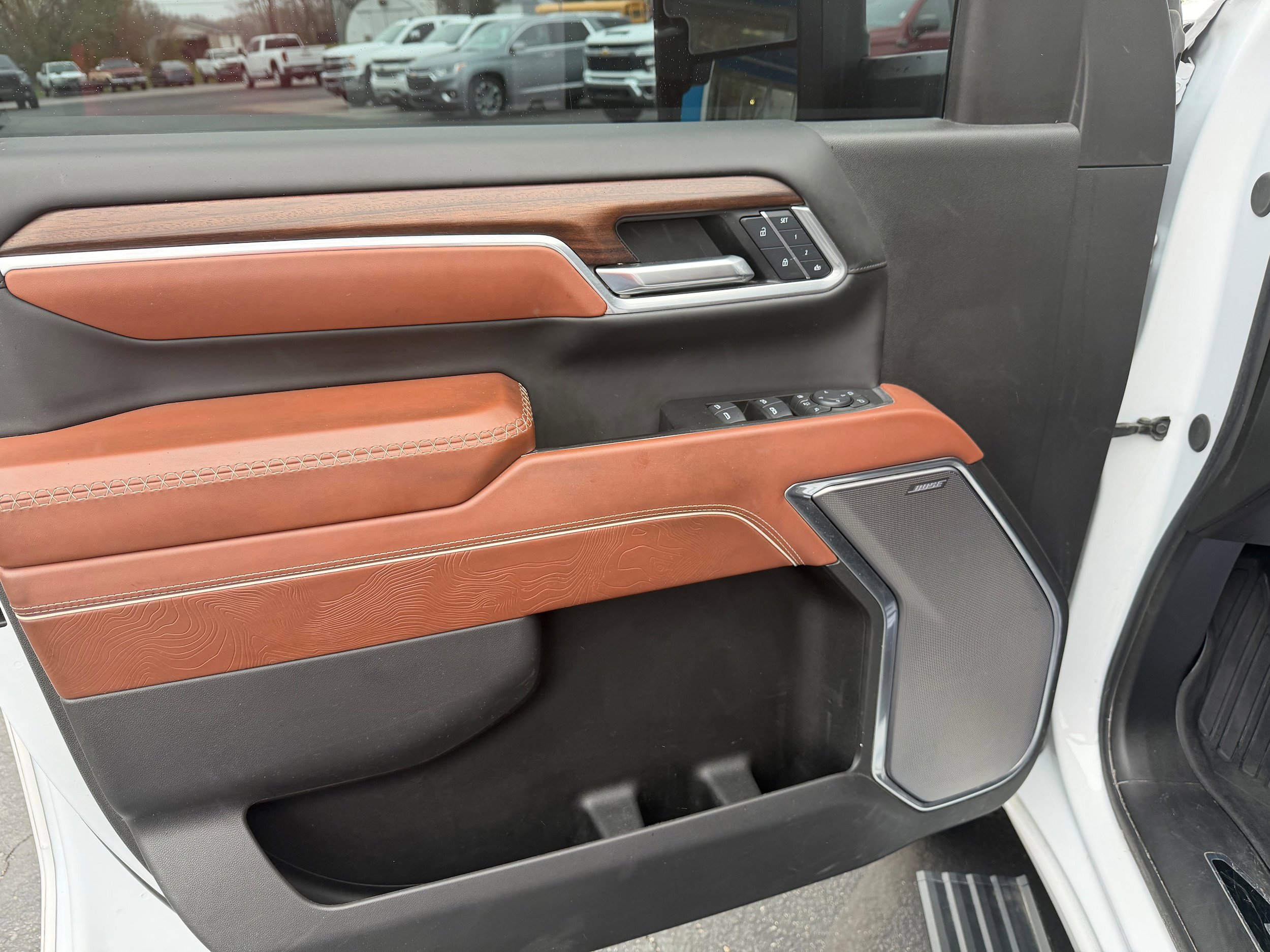Used 2025 GMC Sierra 3500 Denali Ultimate AWD/4WD image 12