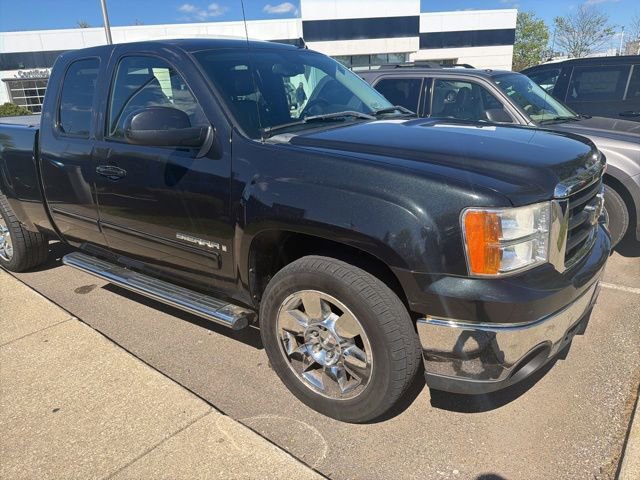 Used 2009 GMC Sierra 1500 SLT w/ SLT Convenience Package AWD/4WD image 2