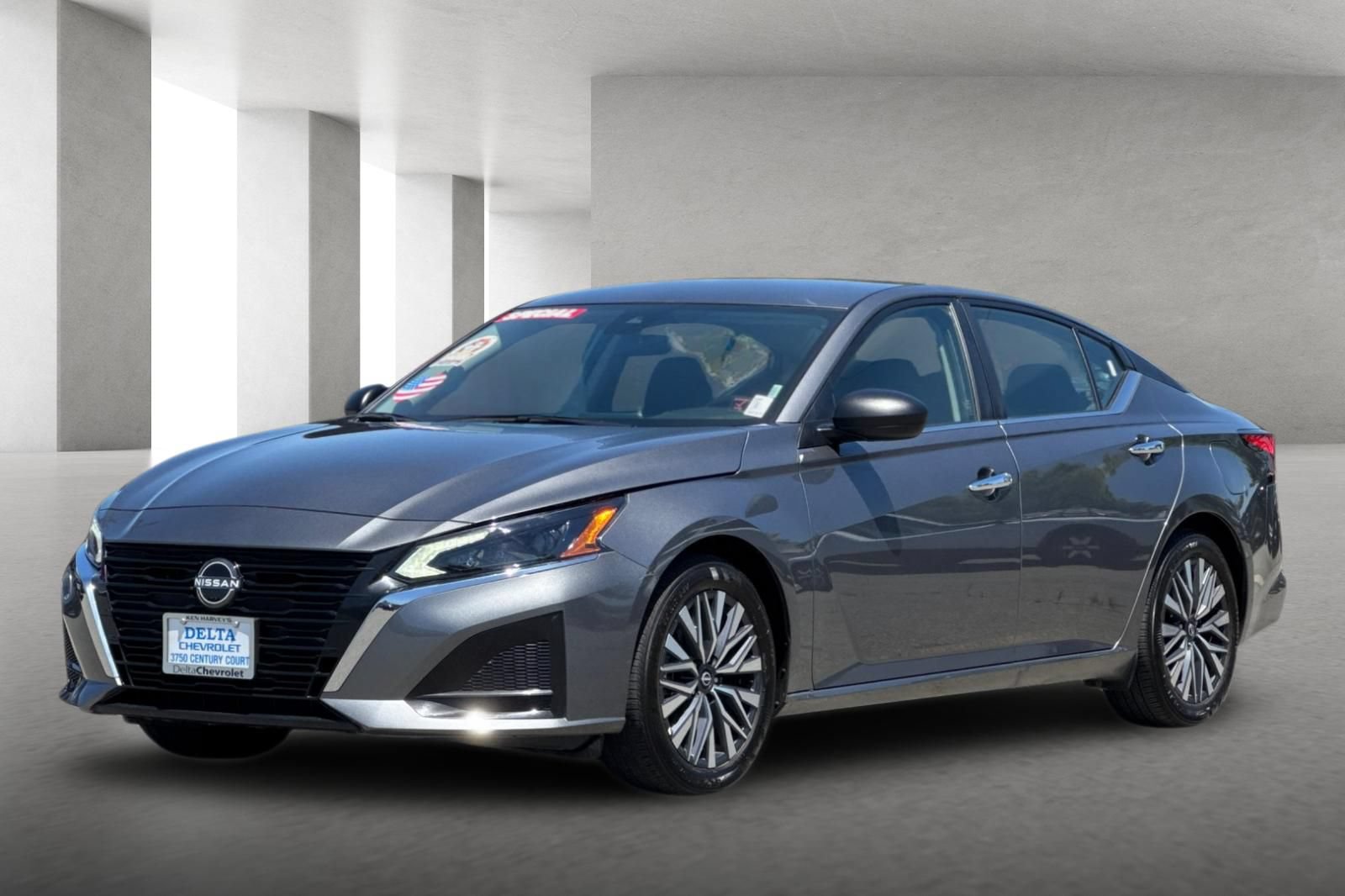 Used 2025 Nissan Altima 2.5 SV FWD image 8