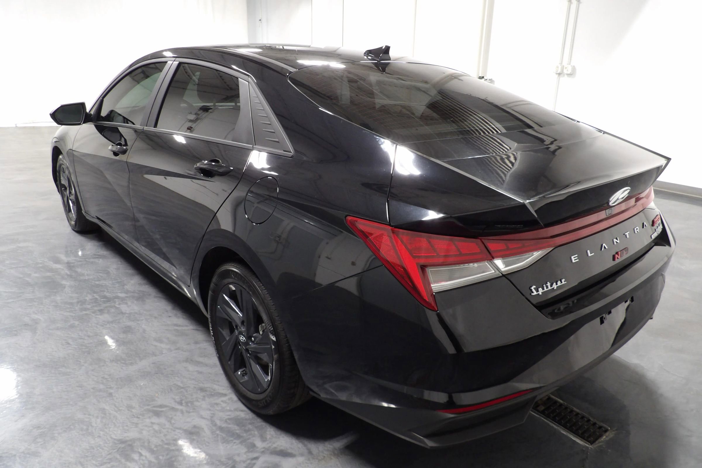 Used 2023 Hyundai Elantra Blue w/ Preferred Accessory Package FWD image 6