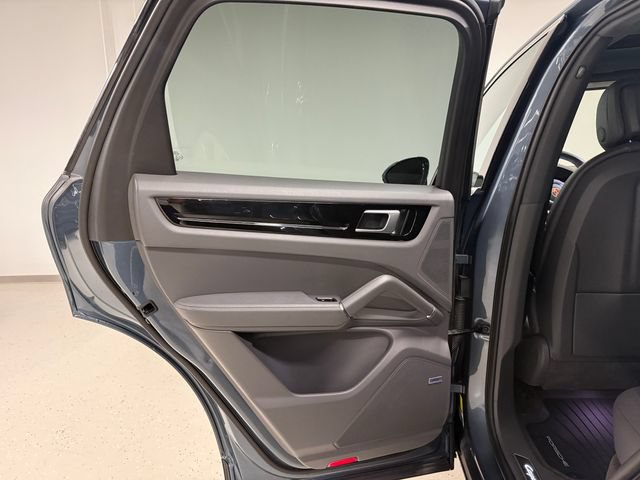Certified 2019 Porsche Cayenne S AWD/4WD image 37