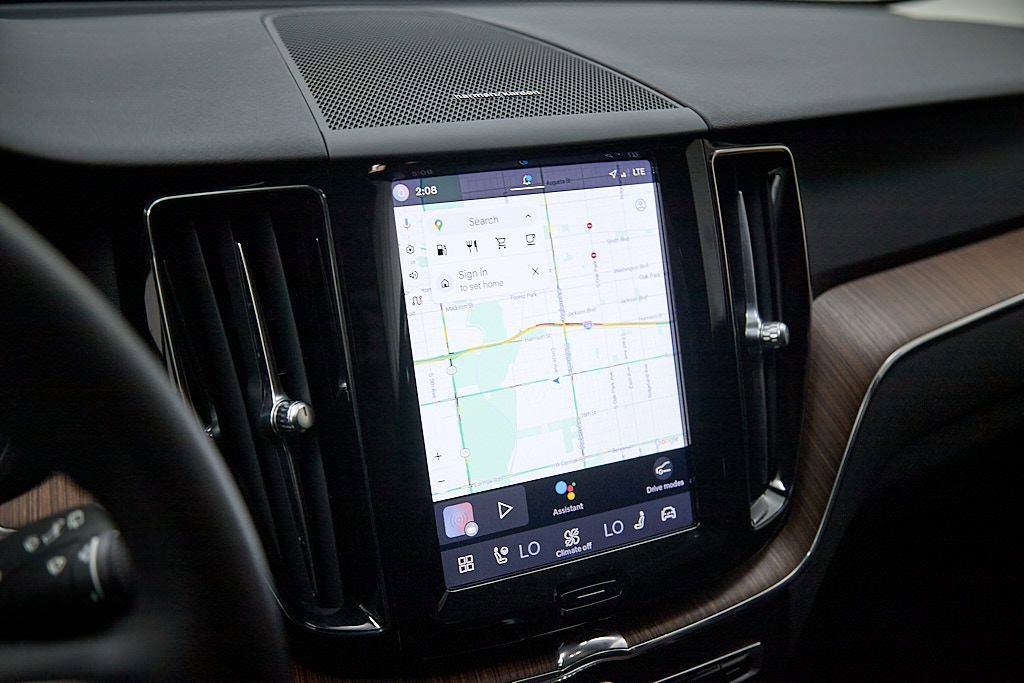 Certified 2024 Volvo XC60 B5 Plus w/ Climate Package image 15