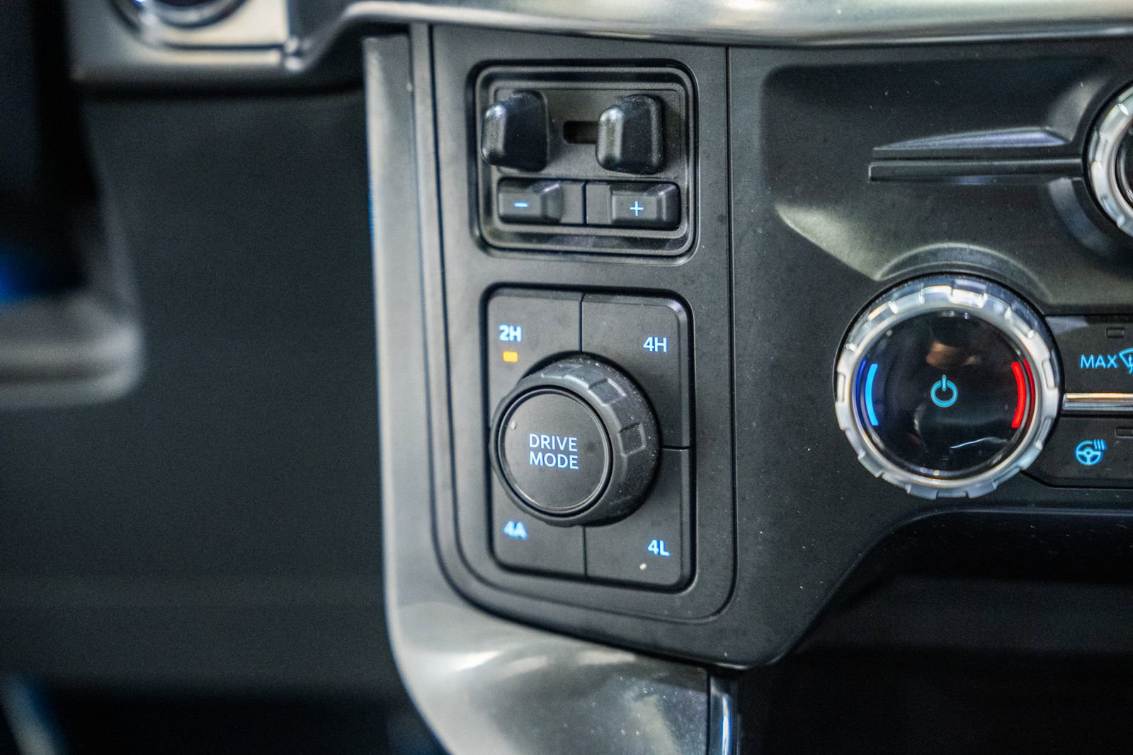 Certified 2023 Ford F150 Lariat w/ Equipment Group 502A High image 33