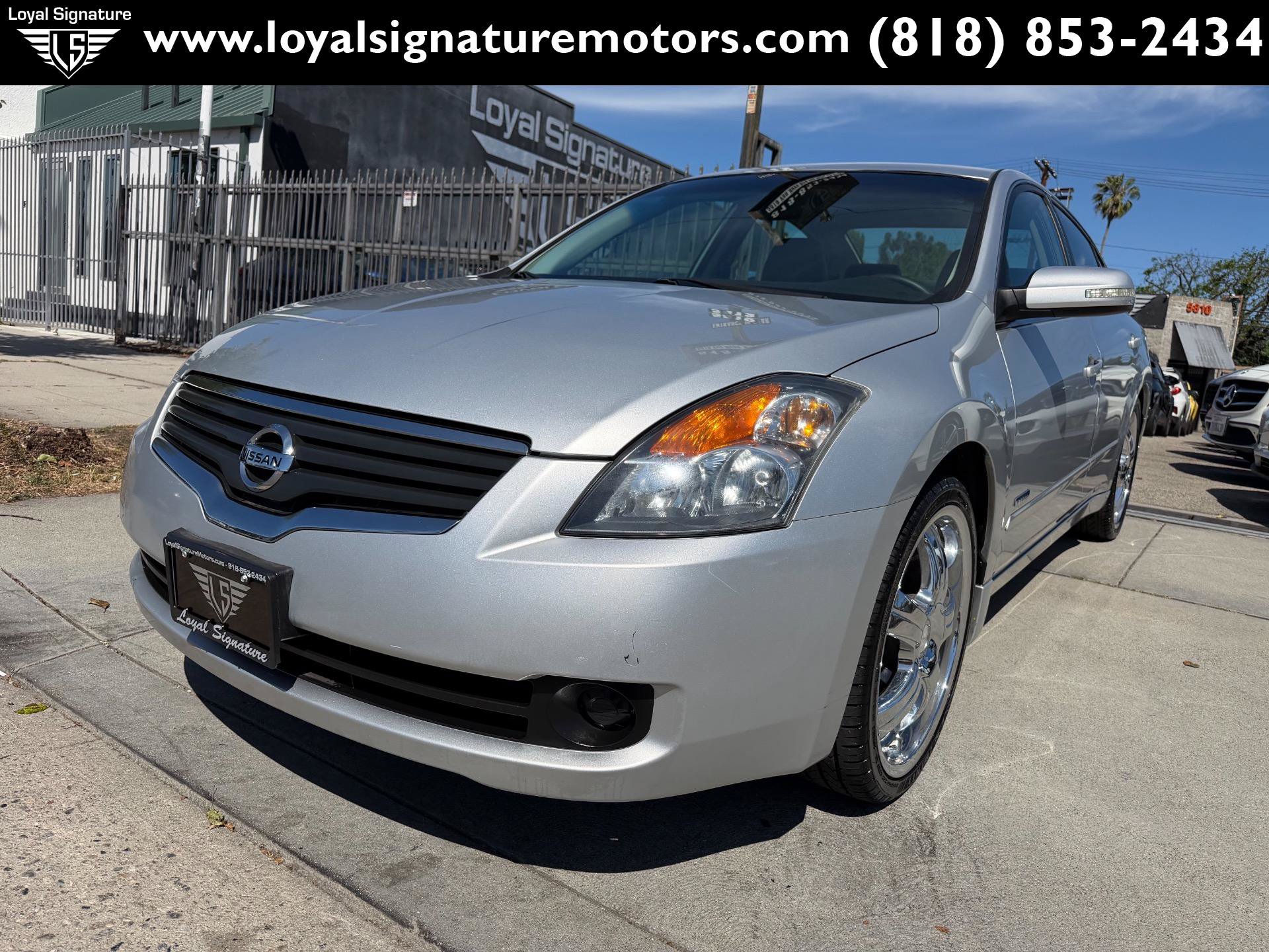 Used 2008 Nissan Altima Hybrid Sedan w/ Technology Pkg FWD image 3