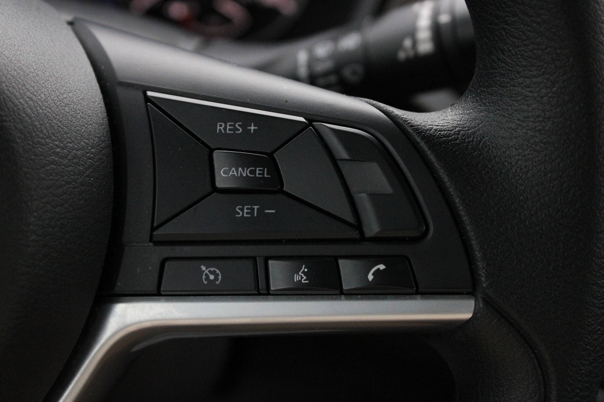 Used 2025 Nissan Altima 2.5 SV FWD image 30