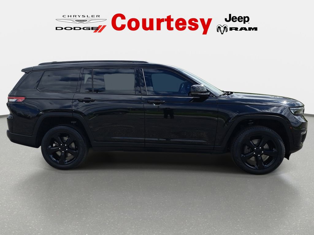 Certified 2023 Jeep Grand Cherokee L Limited w/ Black Appearance Package AWD/4WD image 4