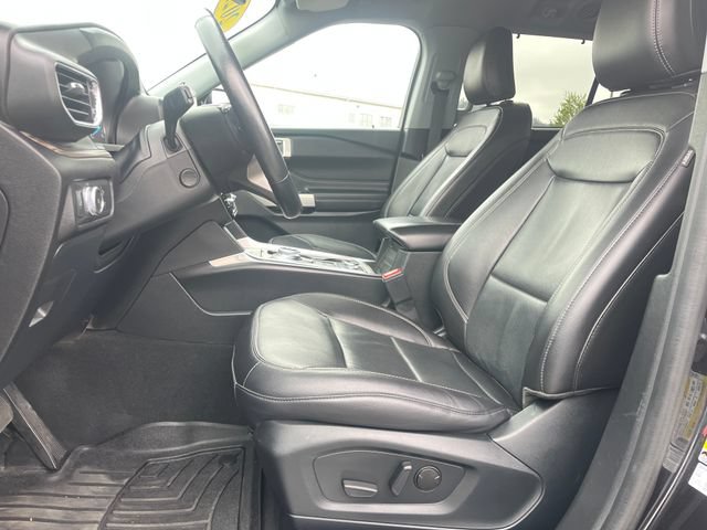 Used 2022 Ford Explorer Limited w/ Equipment Group 301A AWD/4WD image 16