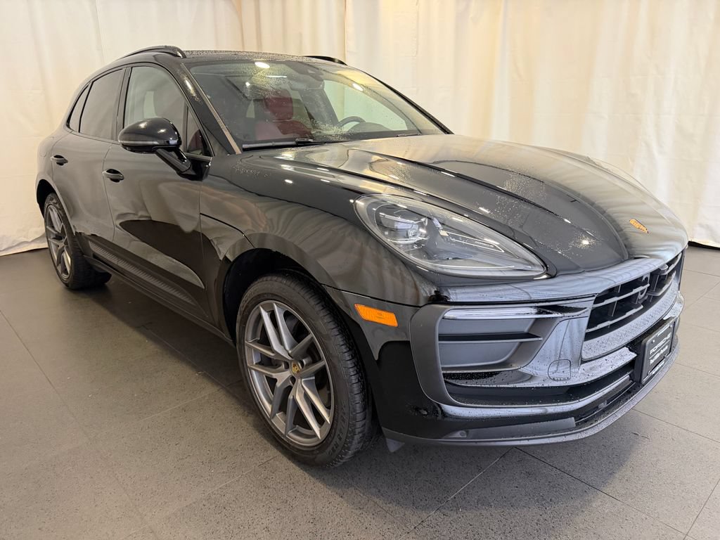 Certified 2026 Porsche Macan AWD/4WD image 7