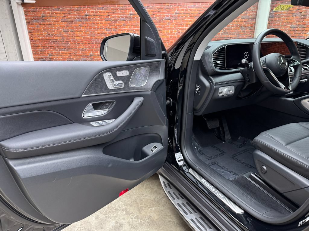 Used 2026 Mercedes-Benz GLS 450 4MATIC image 10