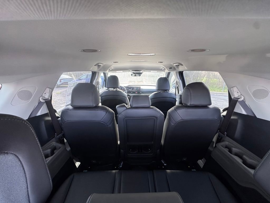 New 2026 Kia Carnival image 13