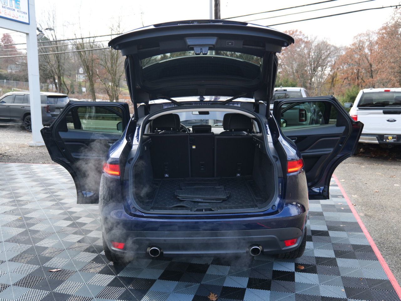 Used 2018 Jaguar F-PACE Prestige image 58